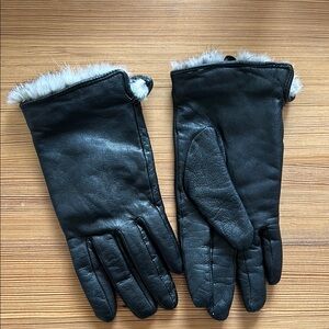 Black Leather Gloves with Rabbit Fur Trim